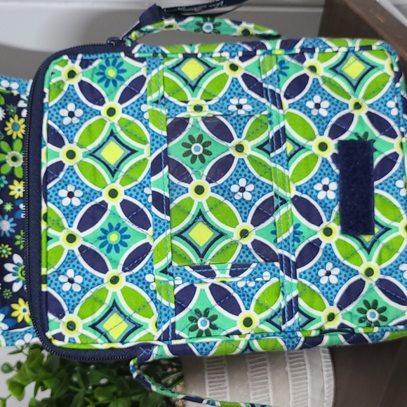 Vera Bradley Retired Daisy Daisy Set - Picture 9 of 12